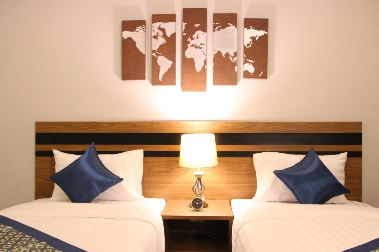 The Leisure Hotel Bang Bo Bagian luar foto