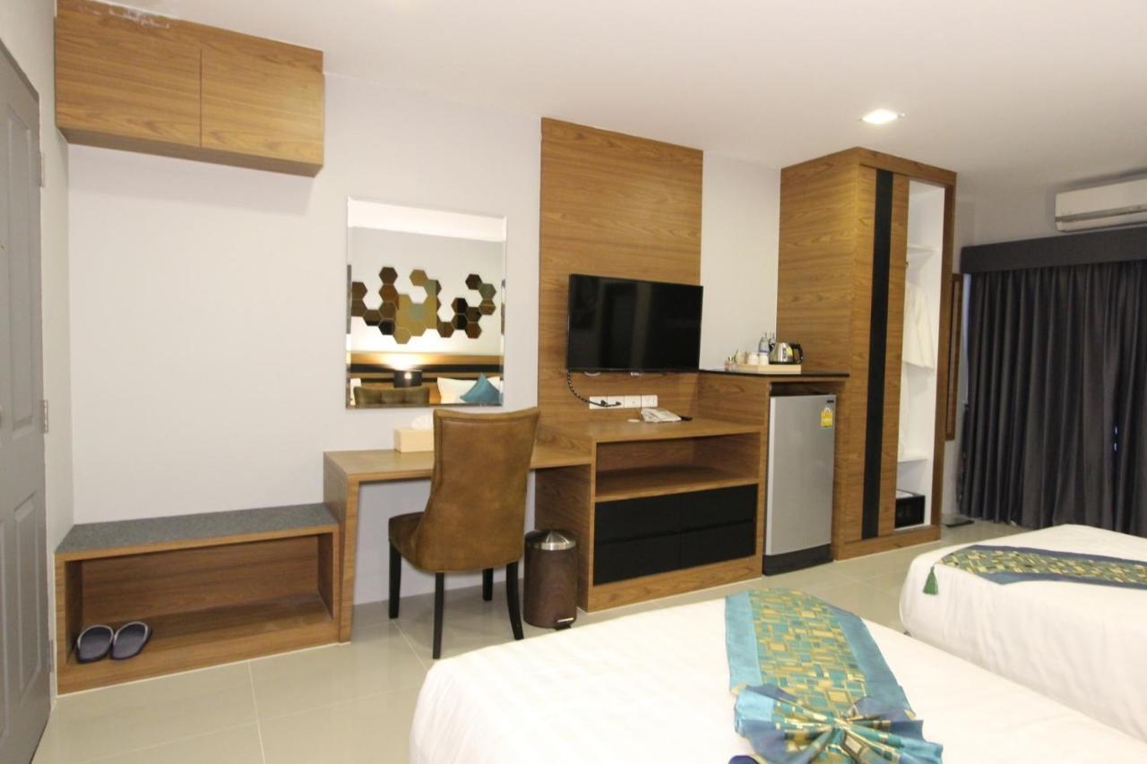 The Leisure Hotel Bang Bo Bagian luar foto