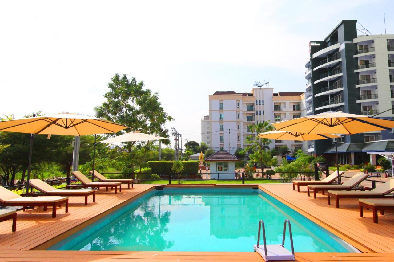 The Leisure Hotel Bang Bo Bagian luar foto
