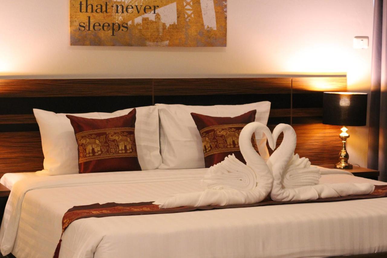 The Leisure Hotel Bang Bo Bagian luar foto