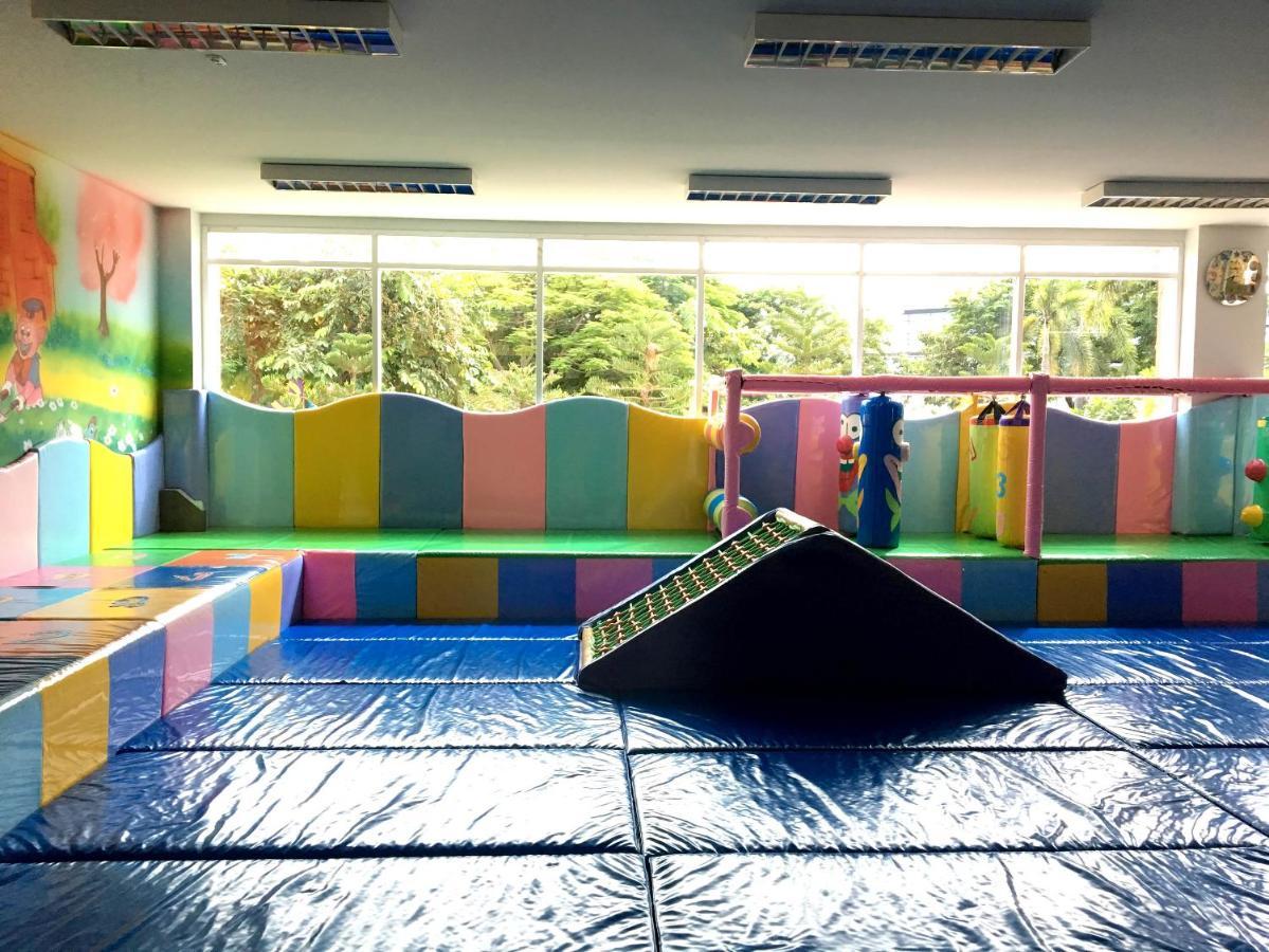 The Leisure Hotel Bang Bo Bagian luar foto